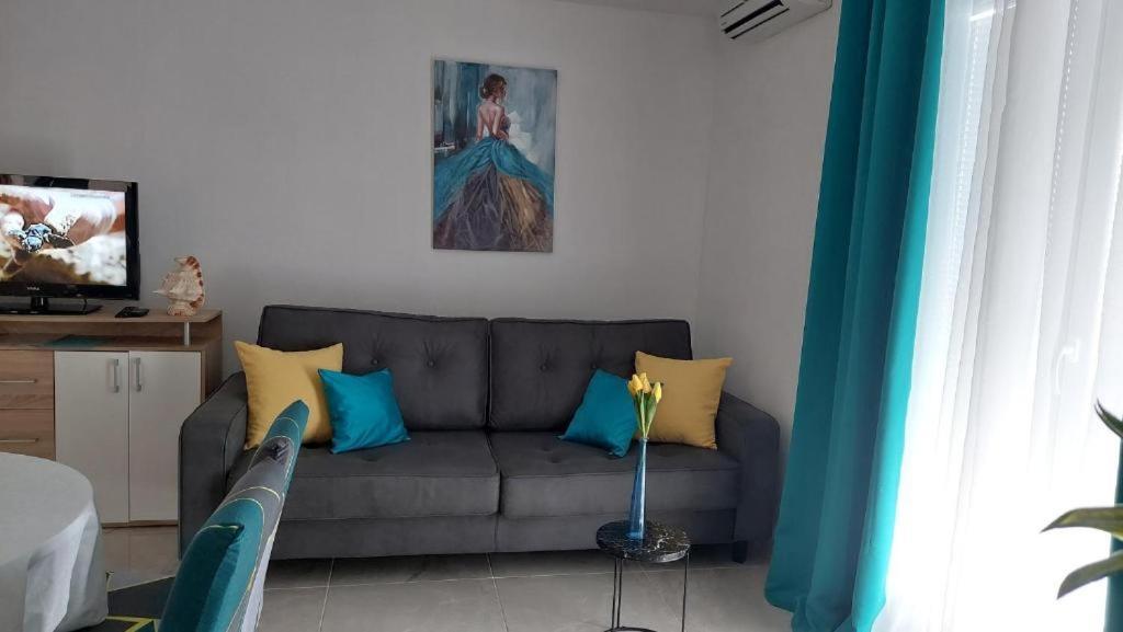 Apartments Mestral Baška Voda Εξωτερικό φωτογραφία